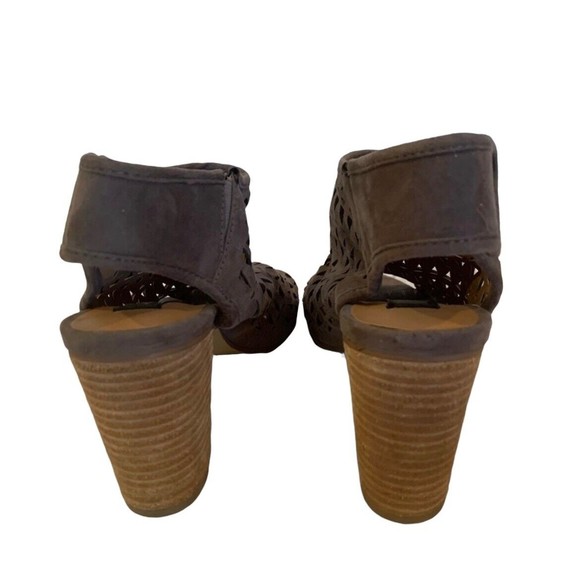 David Aaron Perforated Peep Toe Booties Taupe Size 7.5 - Picture 3 of 8